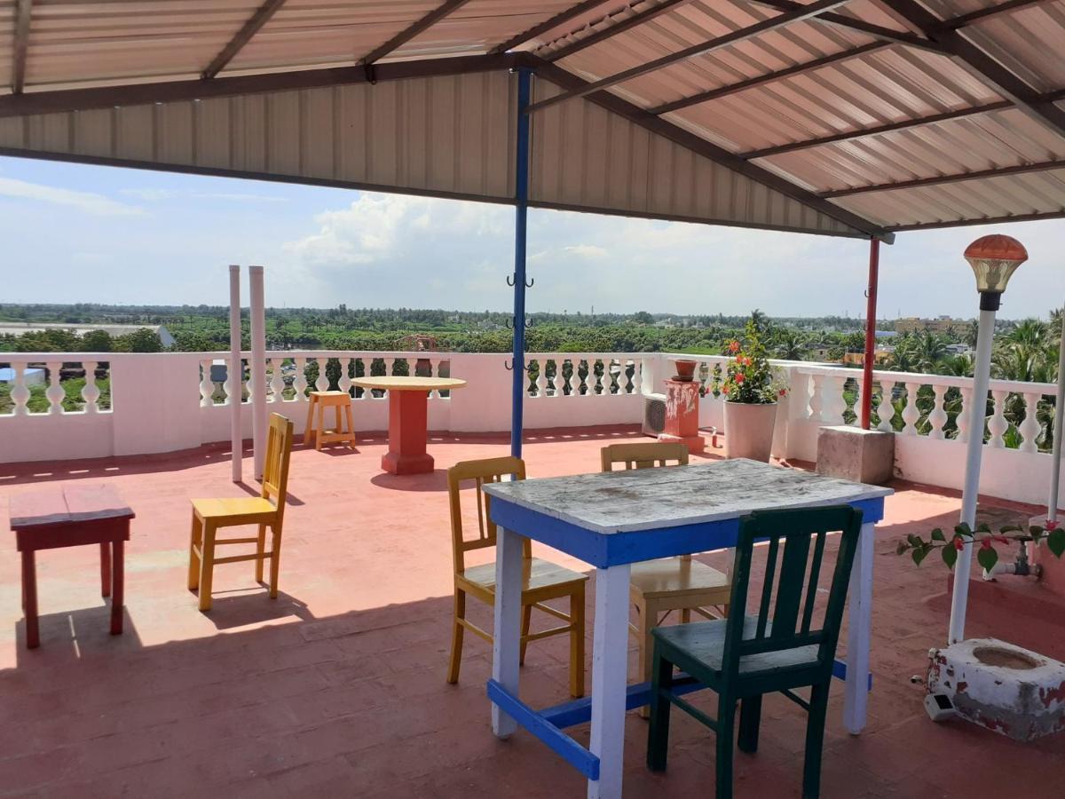 Holi-Wood Guesthouse Ποντισερί Εξωτερικό φωτογραφία