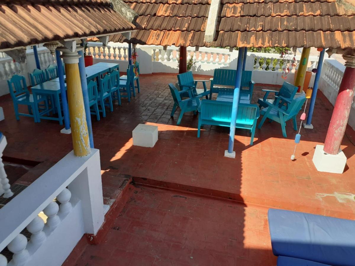 Holi-Wood Guesthouse Ποντισερί Εξωτερικό φωτογραφία