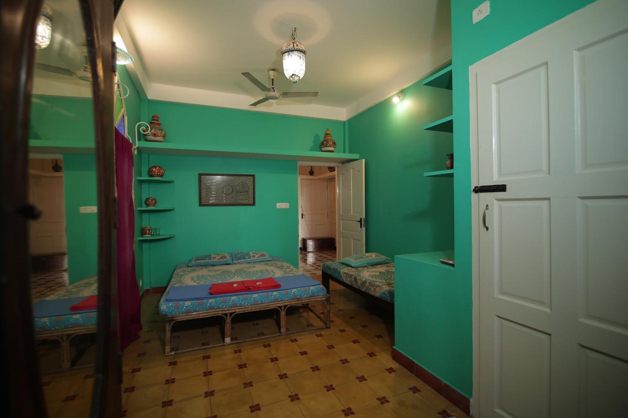 Holi-Wood Guesthouse Ποντισερί Εξωτερικό φωτογραφία