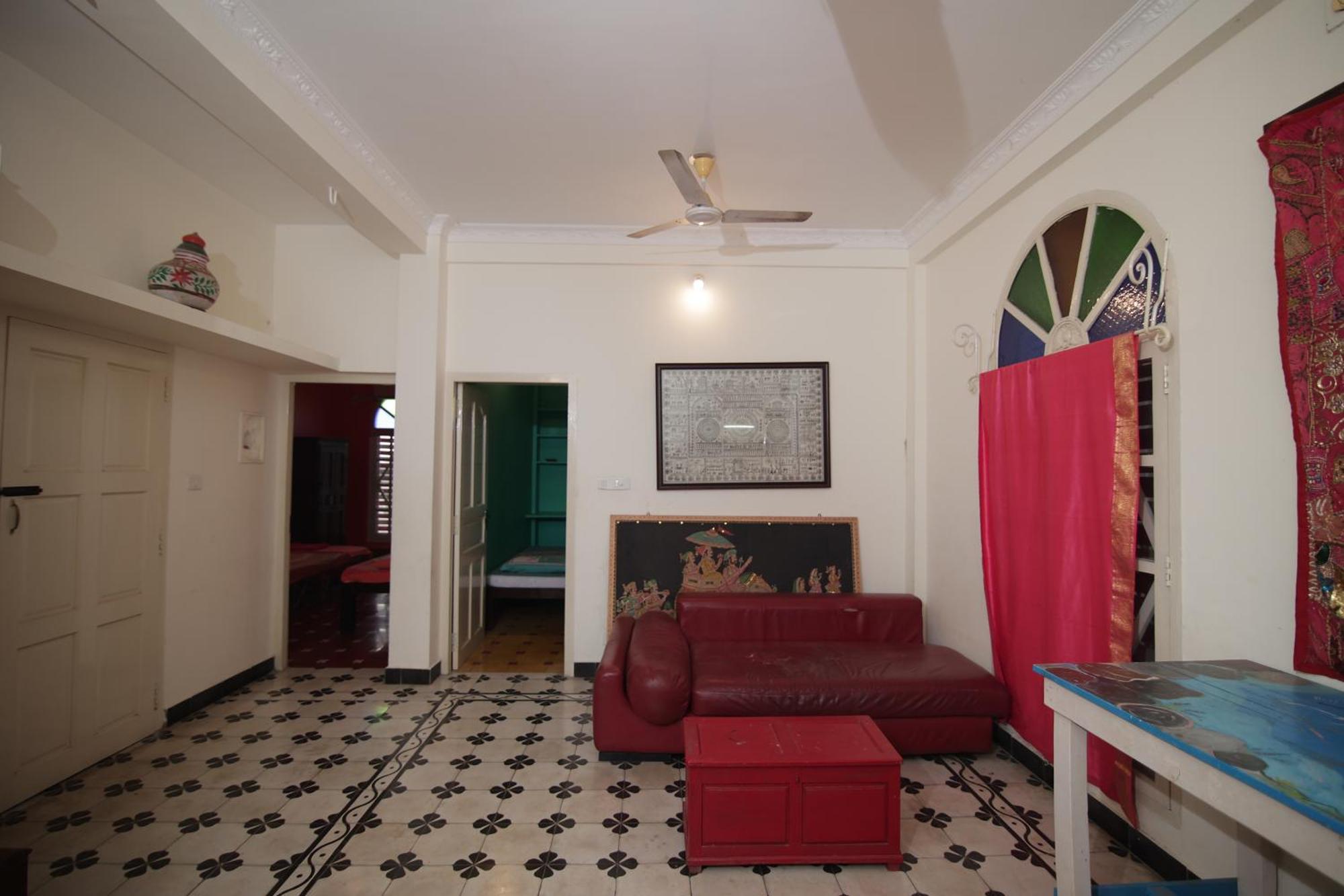 Holi-Wood Guesthouse Ποντισερί Εξωτερικό φωτογραφία
