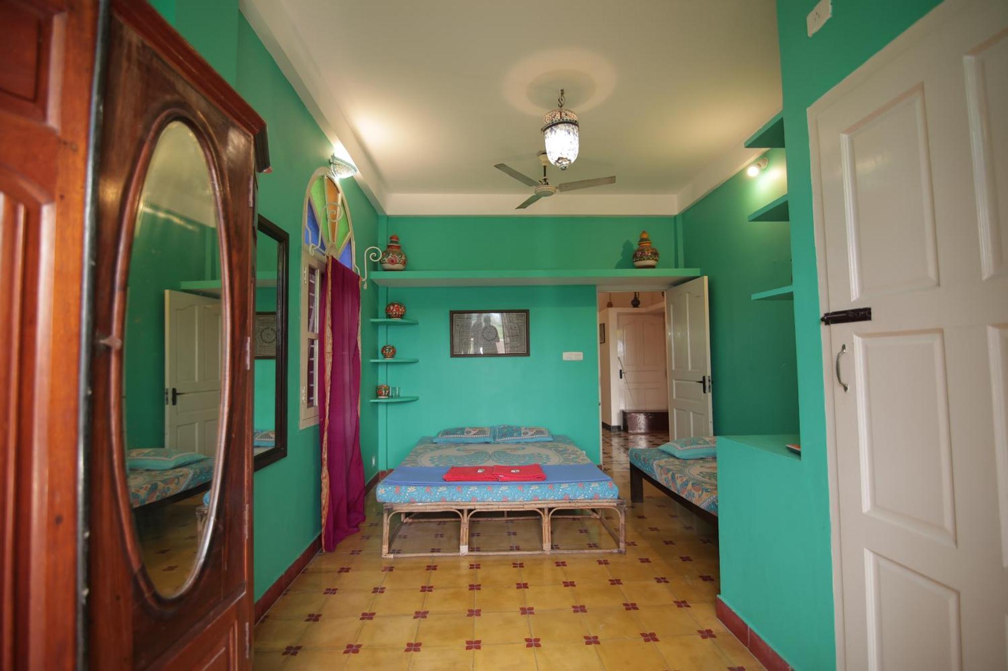 Holi-Wood Guesthouse Ποντισερί Εξωτερικό φωτογραφία